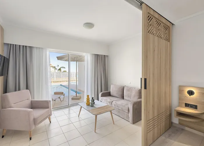 Labranda Kiotari Bay Otel 4*